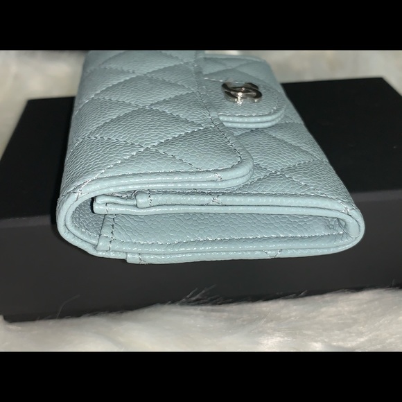 ❌❌SOLD elsewhere❌❌Chanel classic flap card holder - Picture 6 of 13